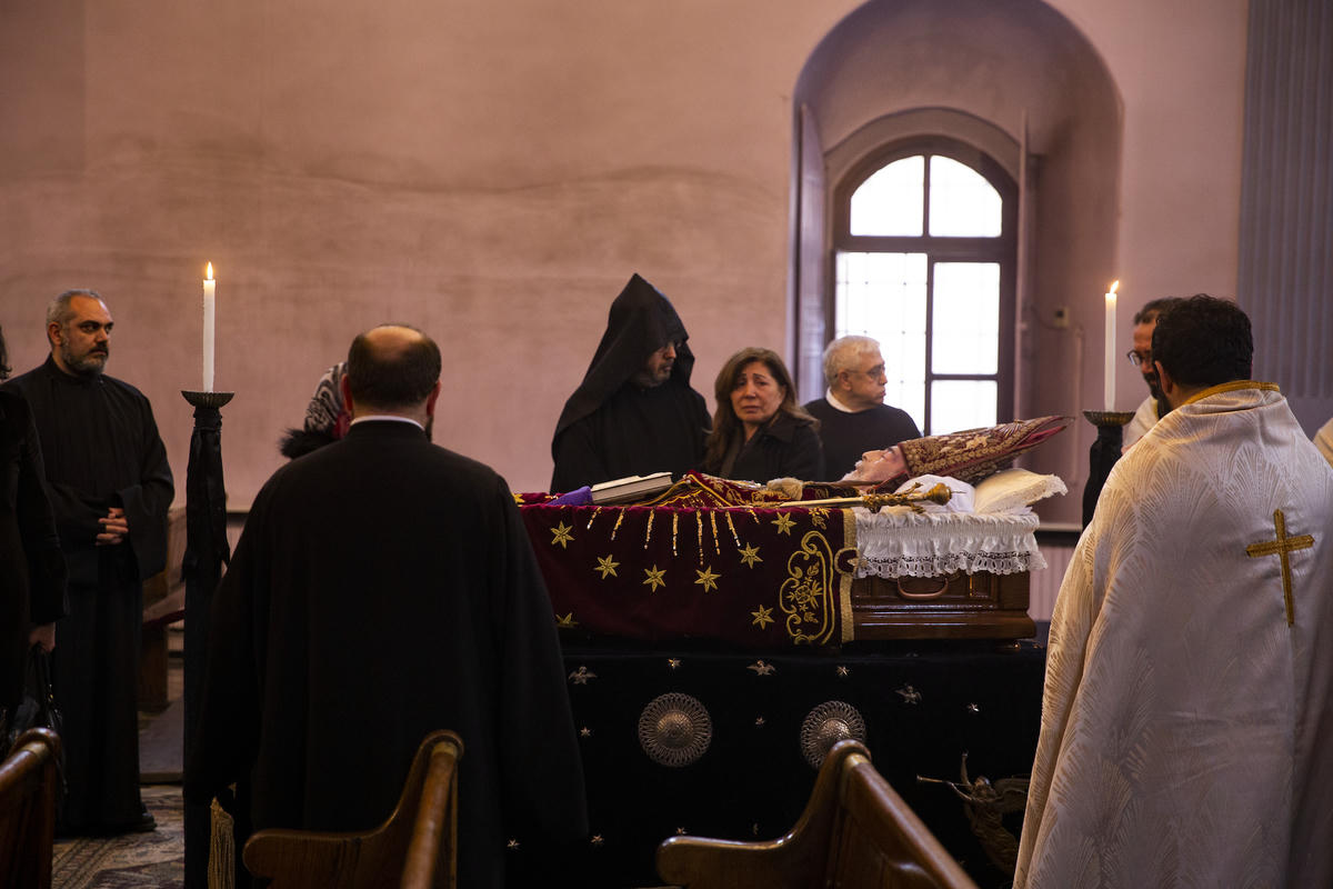 Patrik Mutafyan'ın naaşı katafalkta